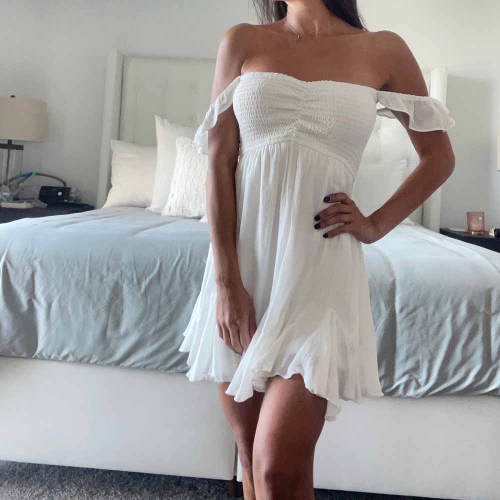Babydoll off white mini dress